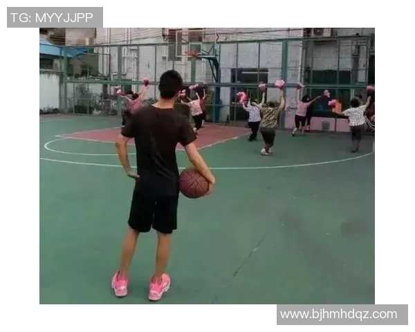 抢篮球场视频引发热议网友热评篮球场上的激情与冲突